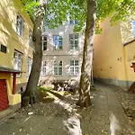 Old Town Lai Street Apartment With Private Parking